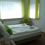 Outlet - Metzingen - Bad Urach - Free Parking 3* Dettingen an der Erms