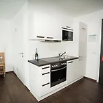 Outlet - Metzingen - Bad Urach - Free Parking Alojamento de Acomodação e Pequeno-almoço 3*