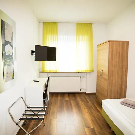 Outlet - Metzingen - Bad Urach - Free Parking 3* Dettingen an der Erms