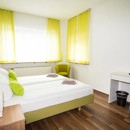 Outlet - Metzingen - Bad Urach - Free Parking