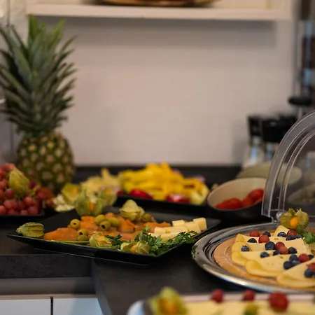 Outlet - Metzingen - Bad Urach - Free Parking 3* Dettingen an der Erms