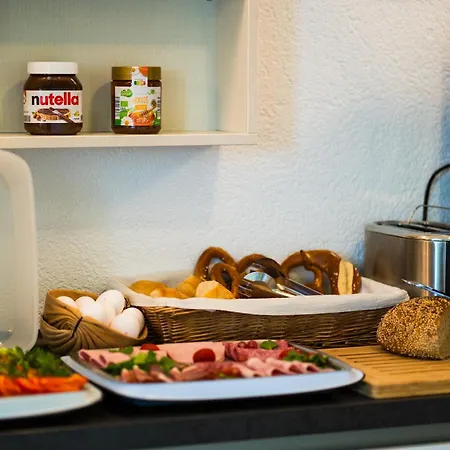 Outlet - Metzingen - Bad Urach - Free Parking 3*