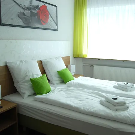 Outlet - Metzingen - Bad Urach - Free Parking Nocleg ze śniadaniem 3*