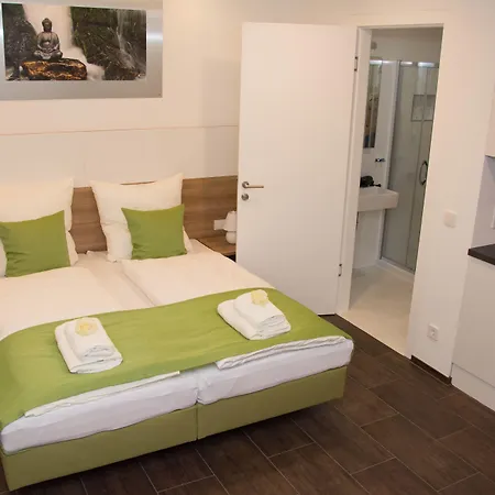 Outlet - Metzingen - Bad Urach - Free Parking Nocleg ze śniadaniem 3*