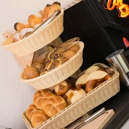 Couette-café Outlet - Metzingen - Bad Urach - Free Parking