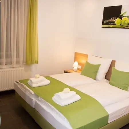Outlet - Metzingen - Bad Urach - Free Parking Nocleg ze śniadaniem Dettingen an der Erms