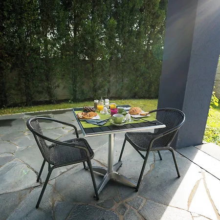 Couette-café Outlet - Metzingen - Bad Urach - Free Parking 3*