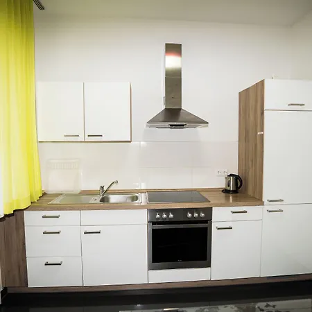 Outlet - Metzingen - Bad Urach - Free Parking 3*